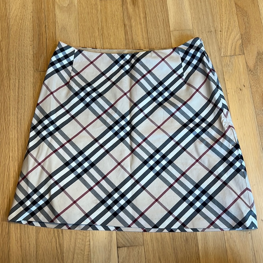 BURBERRY - MINI SKIRT